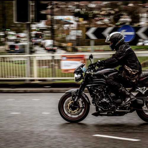 W dobrej kurtce motocyklowej poczujesz się bezpieczniej